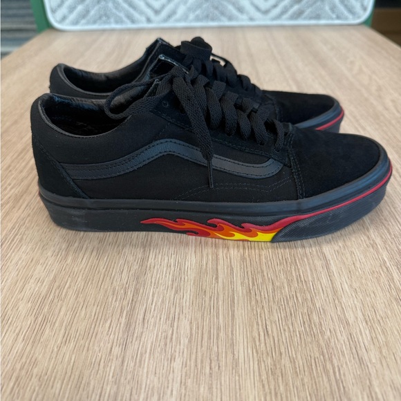 Vans - Picture 5 of 7